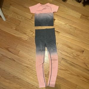 Astoria Activewear ombré gray/pink set